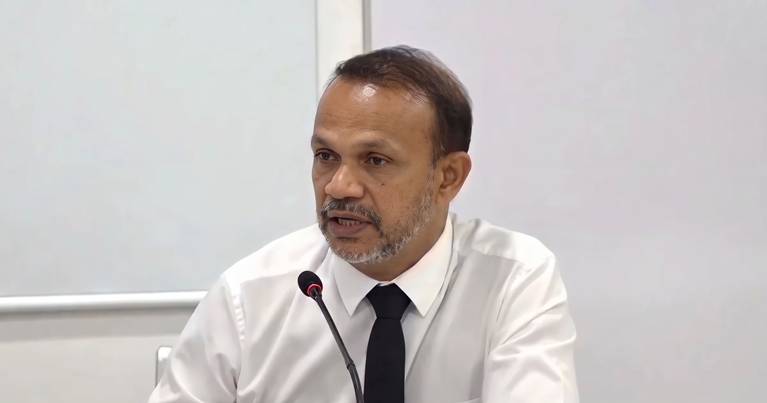 އީގަލް ހިލްސް އެއްބަސްވުމުގައި މުއިއްޒު ސޮއިނުކުރީ ގާނޫނާ ހިލާފުކަން އެނގޭތީ: އަލީ ހުސެއިން
